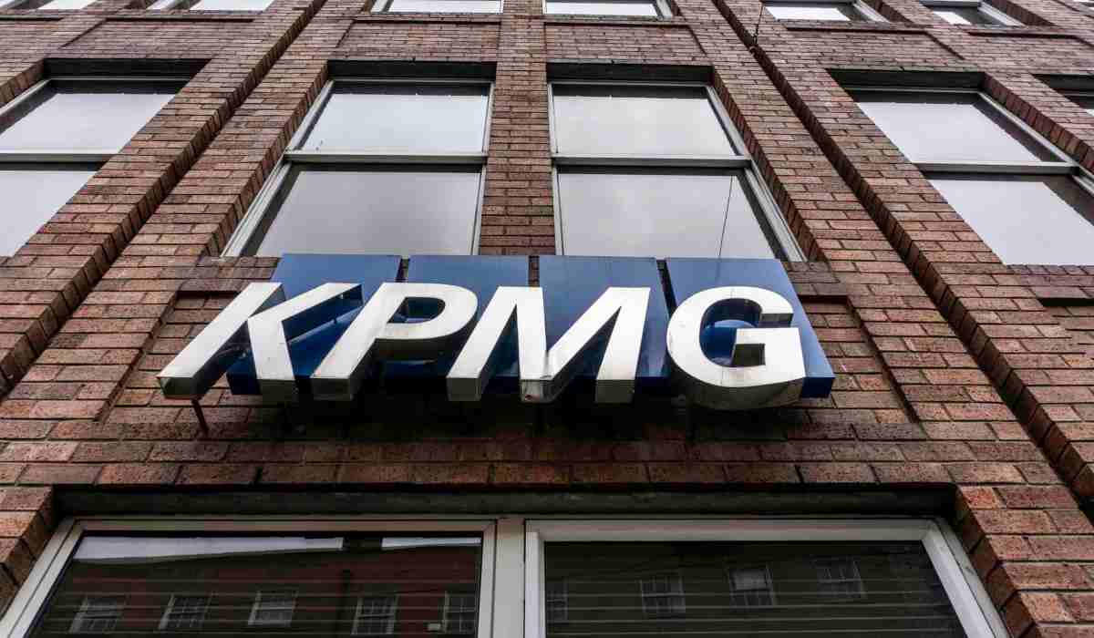 KPMG Hiring Graduates; Freshers eligible, Check details now 